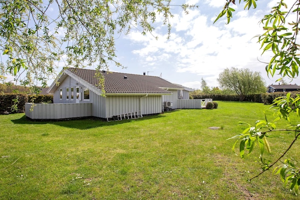 Foto van Luxe strandtoevlucht -- By Traum Ferienwohnungen - Vakantiehuis in Rude - View