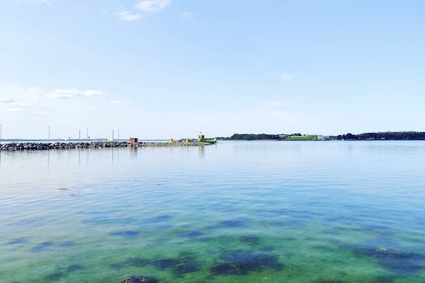 Foto van Charmant huisje aan het strand - Vakantiehuis in Skibby - WaterView