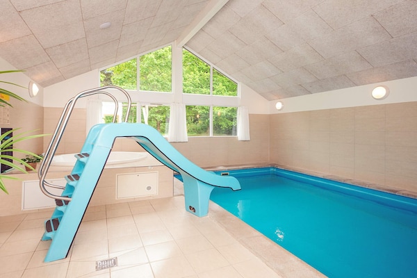 Foto van Luxe zwembadresort in Henne - Vakantiehuis in Henne - Pool