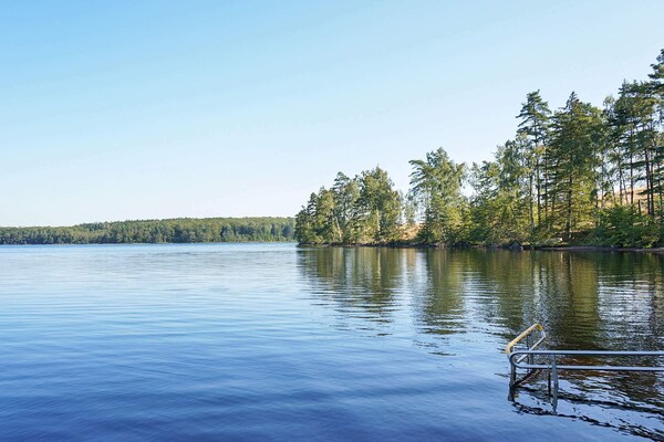 Foto van Huis aan het meer met terras - Vakantiehuis in HYLTEBRUK - Untagged