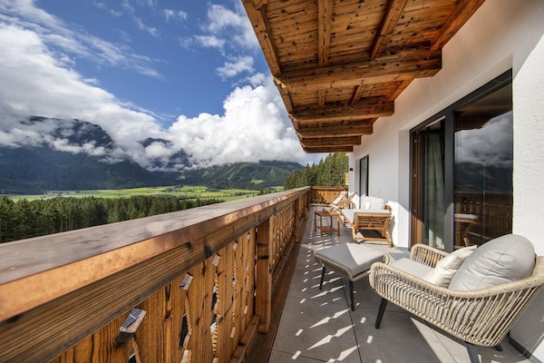 Foto van Verblijf in de buurt van Ski Arena Wildkogel - Vakantiehuis in Neukirchen - TerraceBalcony