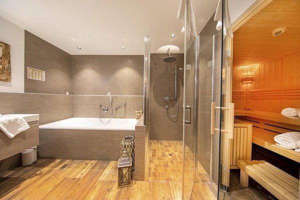 Foto van Chalet in Neukirchen bij het skigebied - Vakantiehuis in Neukirchen - BathRoom