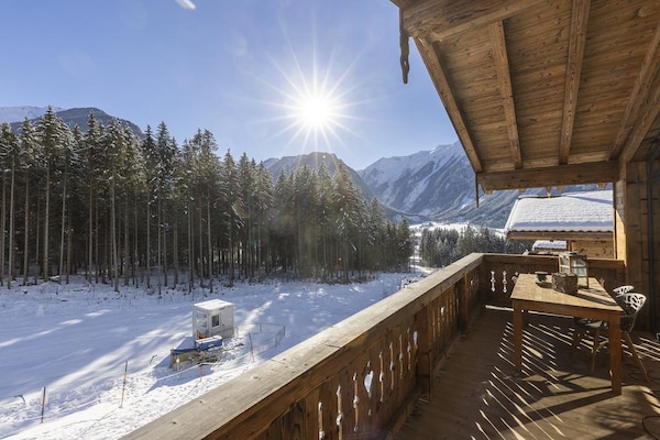 Foto van Chalet in Neukirchen bij het skigebied - Vakantiehuis in Neukirchen - TerraceBalcony