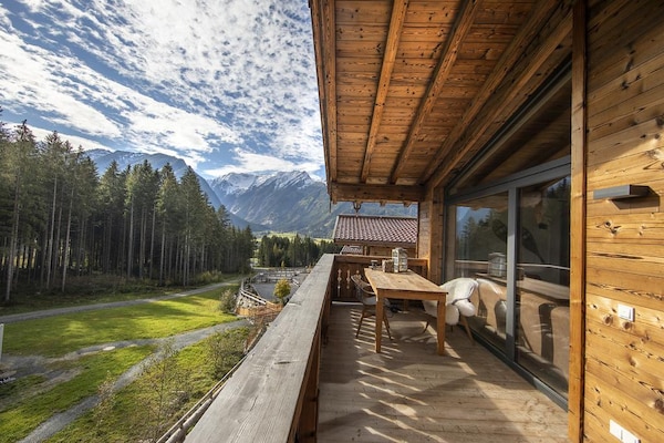 Foto van Chalet in Neukirchen bij het skigebied - Vakantiehuis in Neukirchen - TerraceBalcony