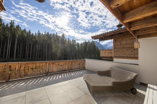 Foto van Chalet in Neukirchen bij het skigebied - Vakantiehuis in Neukirchen - TerraceBalcony