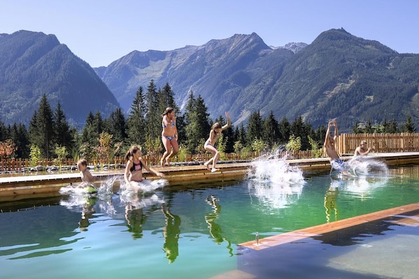 Foto van Chalet in Neukirchen bij het skigebied - Vakantiehuis in Neukirchen - PoolOfHouse