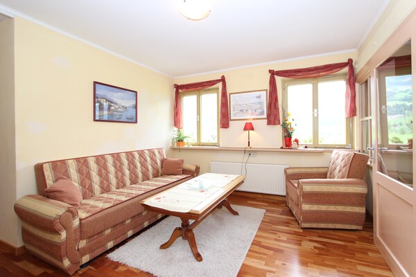 Foto van Appartement Neukirchen bij Skigebied - Vakantiehuis in Neukirchen am Großvenediger - LivingRoom