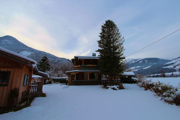 Foto van Appartement Neukirchen bij Skigebied - Vakantiehuis in Neukirchen am Großvenediger - ExteriorWinter