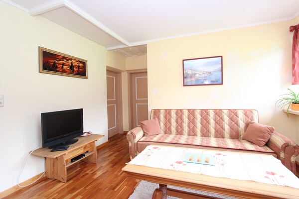 Foto van Appartement Neukirchen bij Skigebied - Vakantiehuis in Neukirchen am Großvenediger - LivingRoom