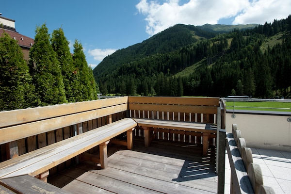 Foto van Chalet in Saalbach met sauna - Vakantiehuis in Saalbach-Hinterglemm - TerraceBalcony
