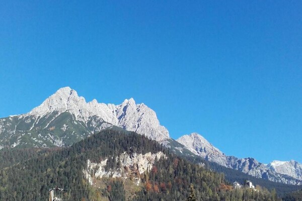 Foto van Appartement in Saalfelden met balkon en uitzicht op de bergen - AreaSummer20KM