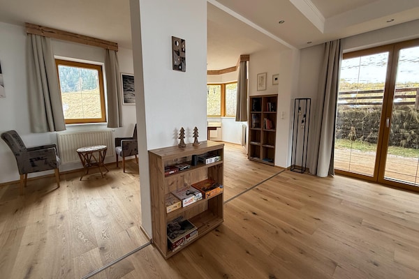 Foto van Chalet in Stubaital bij Skibanen - Vakantiehuis in Neustift im Stubaital - LivingRoom