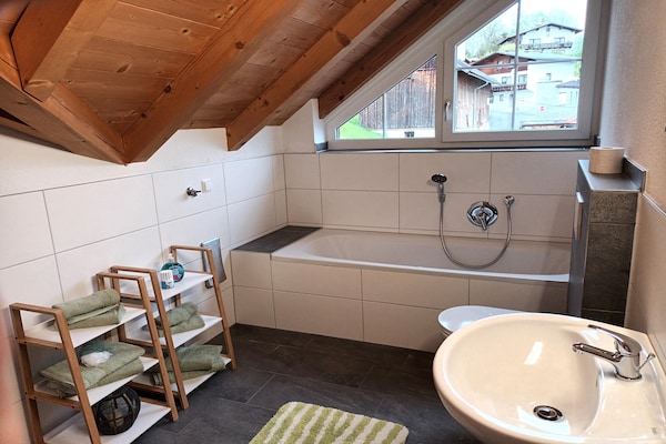 Foto van Appartement Hochgallmigg bij Skipistes - Vakantiehuis in Hochgallmigg - BathRoom