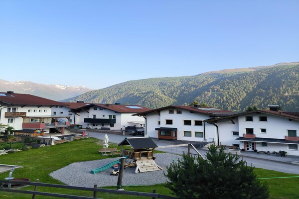 Foto van Appartement in Strengen met uitzicht op de bergen - Vakantiehuis in Strengen - AreaSummer1KM