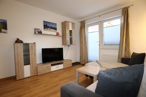 Foto van Appartement in Strengen met uitzicht op de bergen - Vakantiehuis in Strengen - LivingRoom