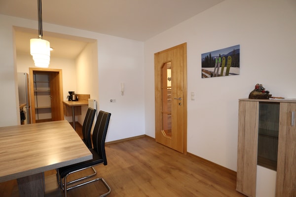 Foto van Appartement in Strengen met uitzicht op de bergen - Vakantiehuis in Strengen - DiningRoom