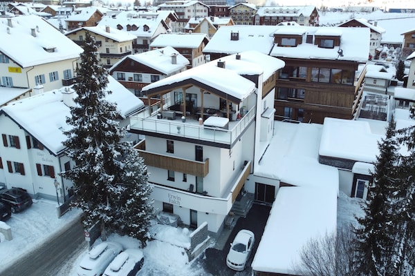 Foto van Appartement met whirlpoolbad in St. Anton - Vakantiehuis in St. Anton am Arlberg - ExteriorWinter