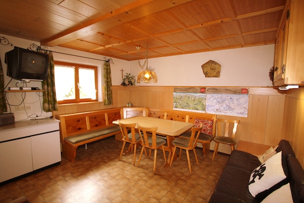 Foto van Appartement in St. Gallenkirch bij Skiliften - Vakantiehuis in St. Gallenkirch - DiningRoom