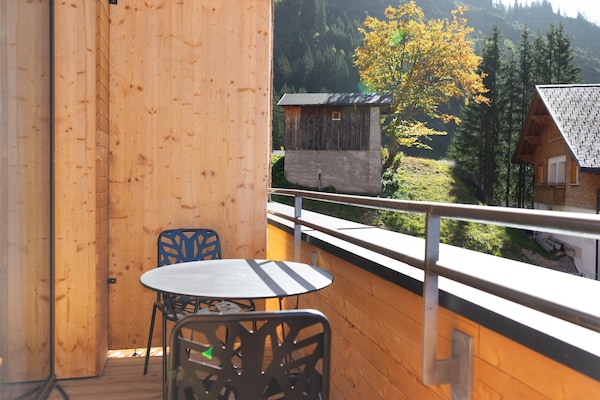 Foto van Appartement in Schröcken bij Ski Arlberg - Vakantiehuis in Schröcken - TerraceBalcony