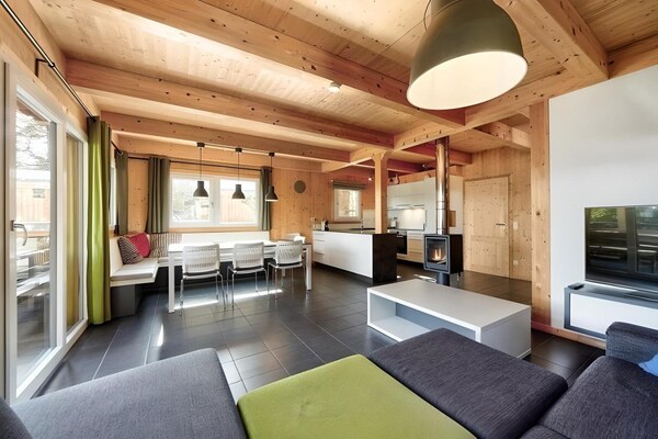 Foto van Luxe chalet met binnenjacuzzi - Vakantiehuis in Turracherhöhe - LivingRoom