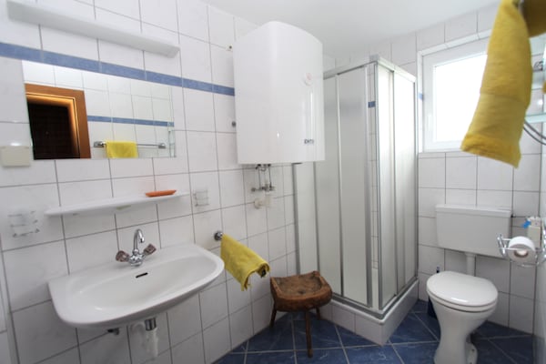 Foto van Boerderij in Fresach bij skigebied - Vakantiehuis in Fresach - BathRoom