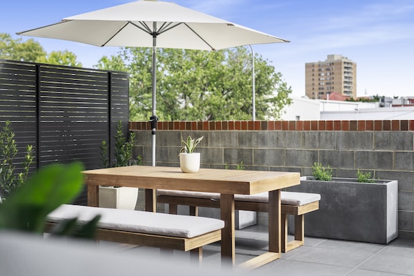 Foto van Boutique-appartement met enorm terras in de buurt van cafés en winkels - TerraceBalcony