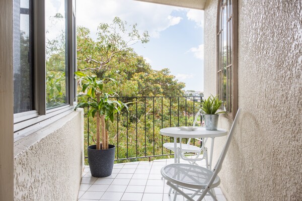 Foto van Bronte Beach kustappartement met uitzicht op de oceaan - TerraceBalcony
