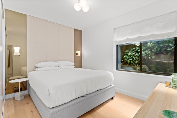 Foto van Boutique-appartement met 2 slaapkamers en prachtig uitzicht op de haven van Sydney - BedRoom