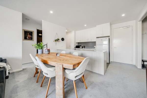 Foto van Appartement met uitzicht op de bergen in het stadscentrum en barbecue - DiningRoom