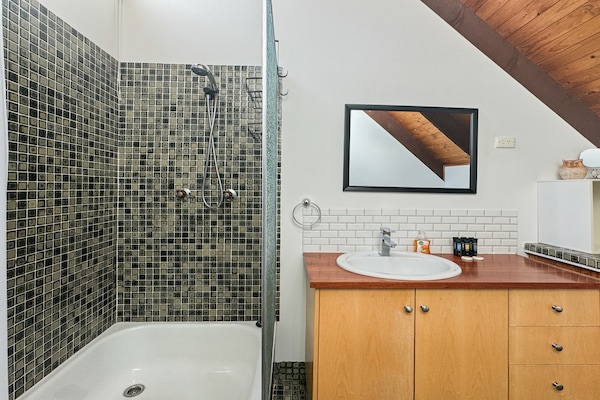 Foto van Broulee Break - Strandhuis met 2 slaapkamers en speelkamer - BathRoom