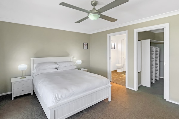 Foto van Bovenwoning aan de kust met toegang tot het zwembad - BedRoom