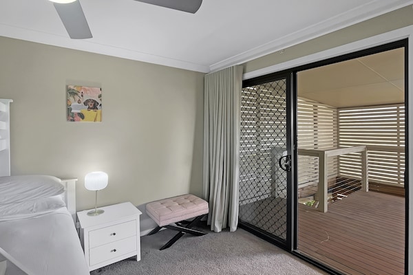 Foto van Bovenwoning aan de kust met toegang tot het zwembad - BedRoom