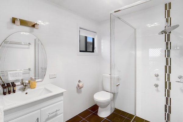 Foto van Bovenwoning aan de kust met toegang tot het zwembad - BathRoom