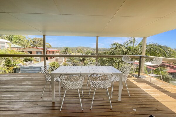 Foto van Bovenwoning aan de kust met toegang tot het zwembad - TerraceBalcony