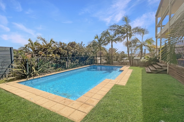 Foto van Bovenwoning aan de kust met toegang tot het zwembad - PoolOfHouse