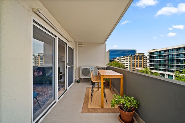 Foto van Braddon Retreat: Ruim appartement met 1 slaapkamer en parkeergelegenheid - TerraceBalcony
