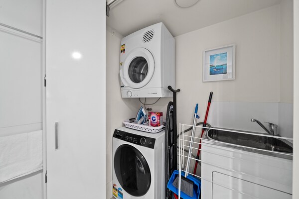 Foto van Braddon Retreat: Ruim appartement met 1 slaapkamer en parkeergelegenheid - BathRoom