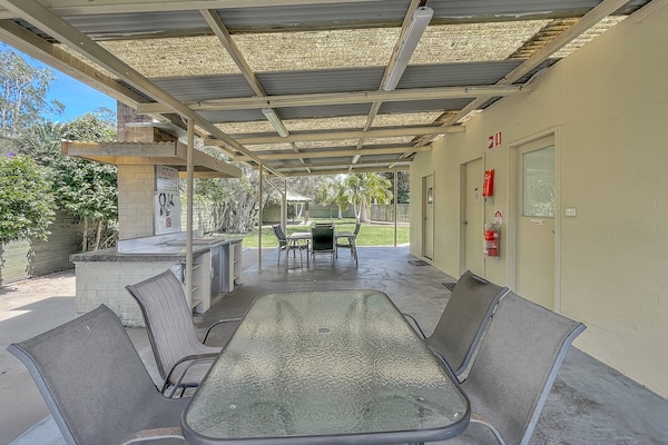 Foto van Beachside Studio, op een steenworp afstand van Casey's Beach. - HallReception