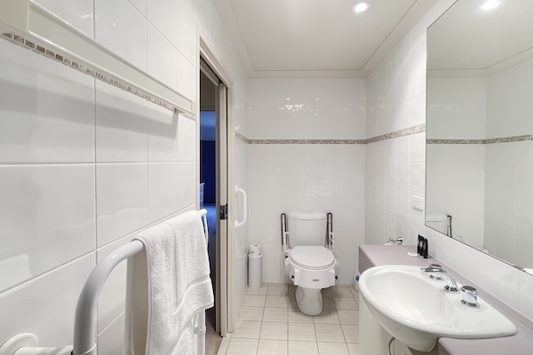 Foto van Appartement met 3 slaapkamers aan het strand en garageparkeerplaats - BathRoom