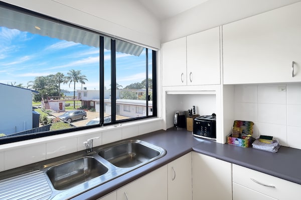 Foto van Appartement met 3 slaapkamers aan het strand en garageparkeerplaats - Kitchen