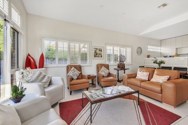 Foto van Bradman View | Tuin- en openhaardverblijf in Bowral - LivingRoom