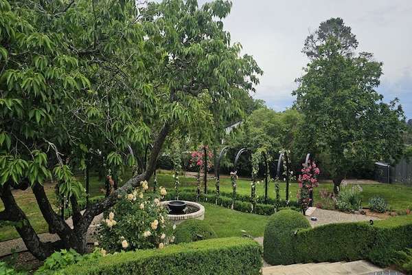 Foto van Balnagowan, tuinhuis met 3 slaapkamers in Moss Vale - GardenSummer