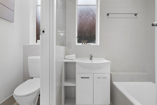 Foto van Art Deco appartement aan het zwembad in St Kilda West - BathRoom
