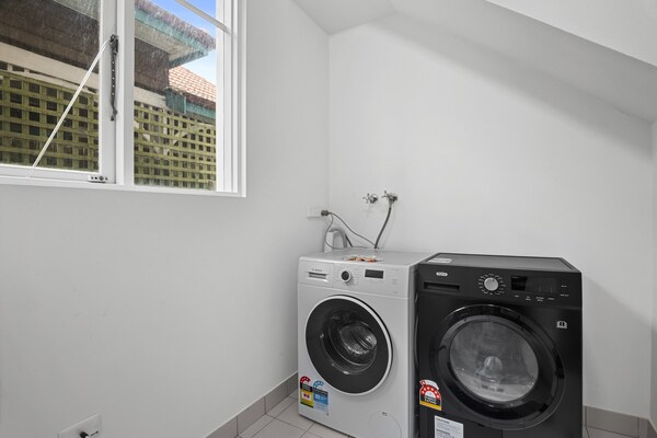 Foto van Art Deco appartement aan het zwembad in St Kilda West - BathRoom