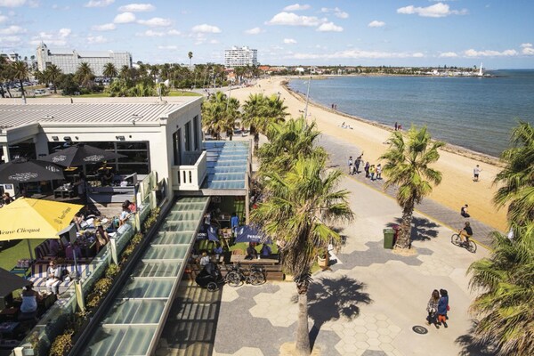 Foto van Art Deco appartement aan het zwembad in St Kilda West - ExteriorSummer