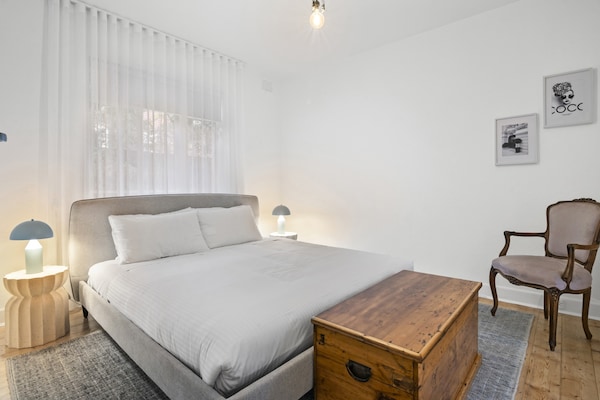 Foto van Art Deco appartement aan het zwembad in St Kilda West - BedRoom