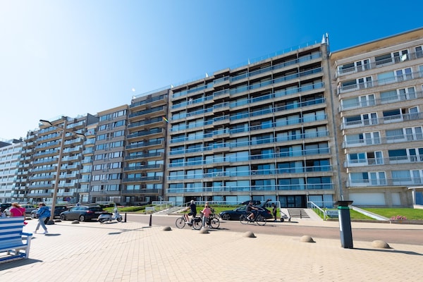 Foto van Mooi appartement met zeezicht - Vakantiehuis in Middelkerke - ExteriorSummer
