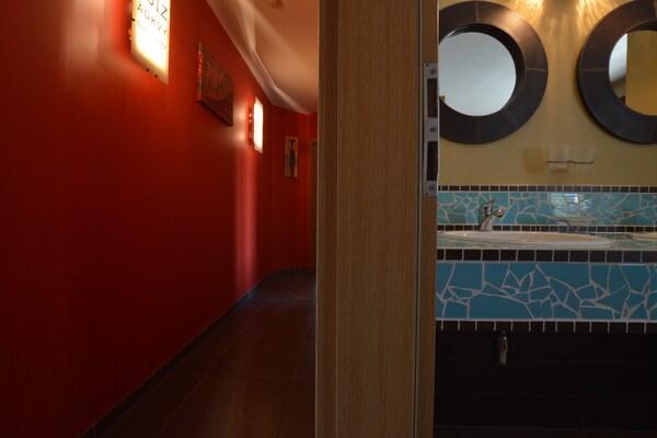 Foto van Robertville Lakeview Escape - Vakantiehuis in Robertville - BathRoom