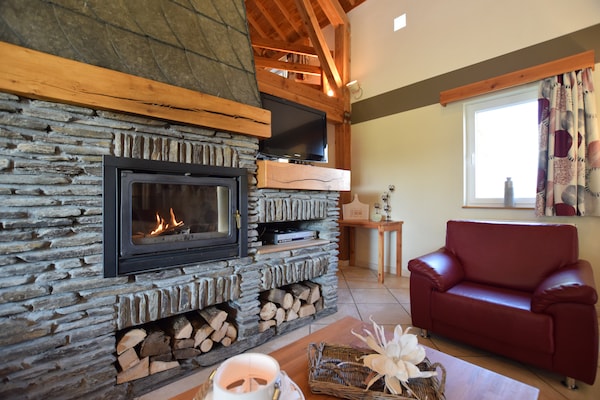 Foto van Vakantiehuis in Ardennen met Zwembad & Sauna - Vakantiehuis in Vielsalm - LivingRoom