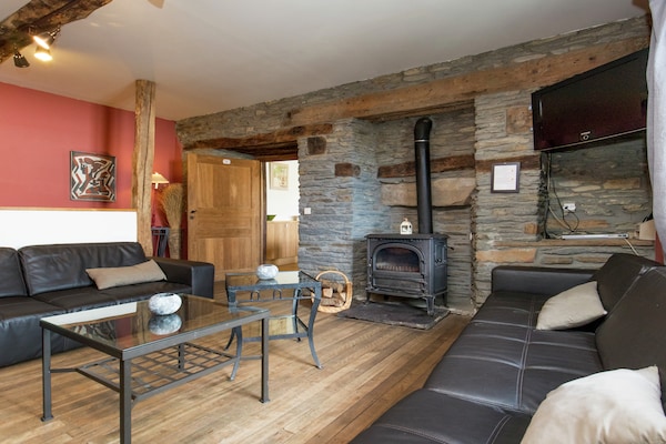 Foto van Luxe woning in Gouvy met zwembad en sauna - Vakantiehuis in Houffalize - LivingRoom